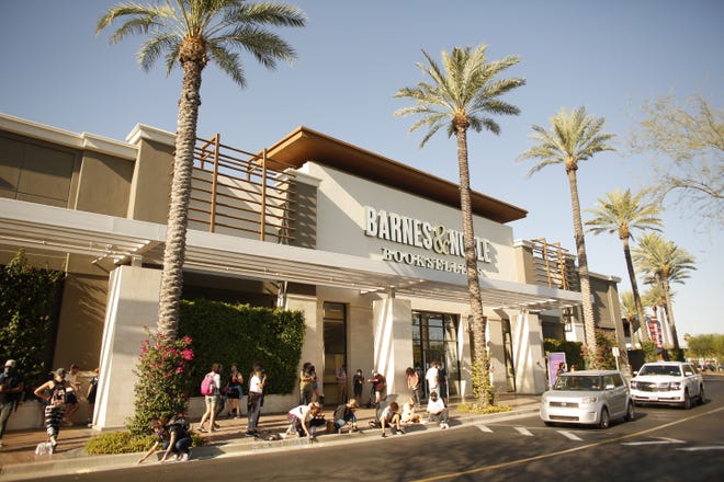 Barnes and Noble at Tempe Marketplace.